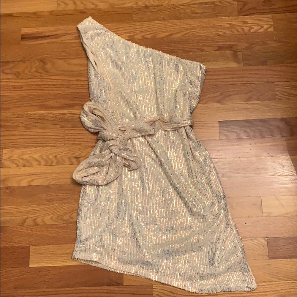Off the shoulder sequin dress never worn!
